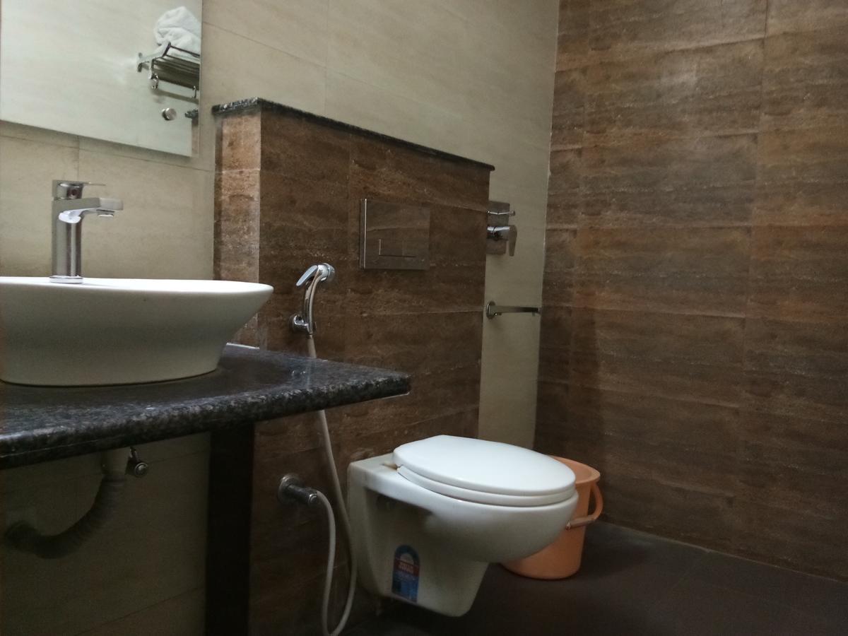 Hotel Delux Inn Агра Экстерьер фото